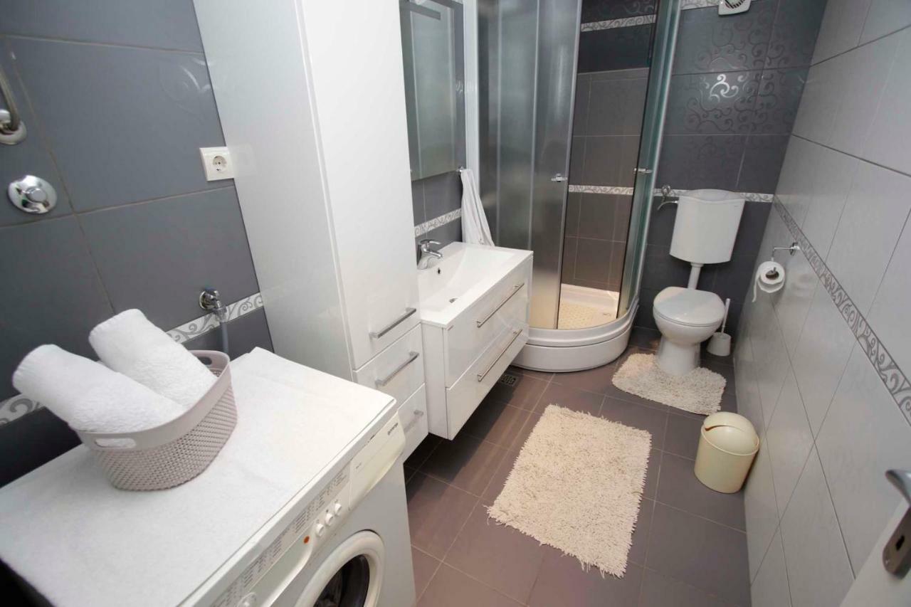 Apartmani Ivona & Ivo Makarska Exterior foto